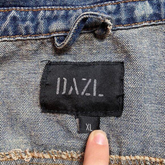DAZL Distressed Shredded Denim Jean Jacket Patches Size XL Star Lips Girl Gang - Picture 3 of 10